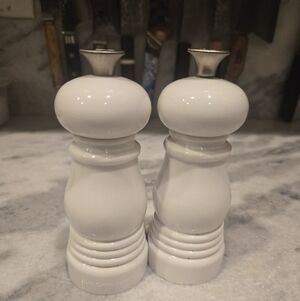 Le Creuset White Pepper Mill and Salt Grinder Set (10sets)